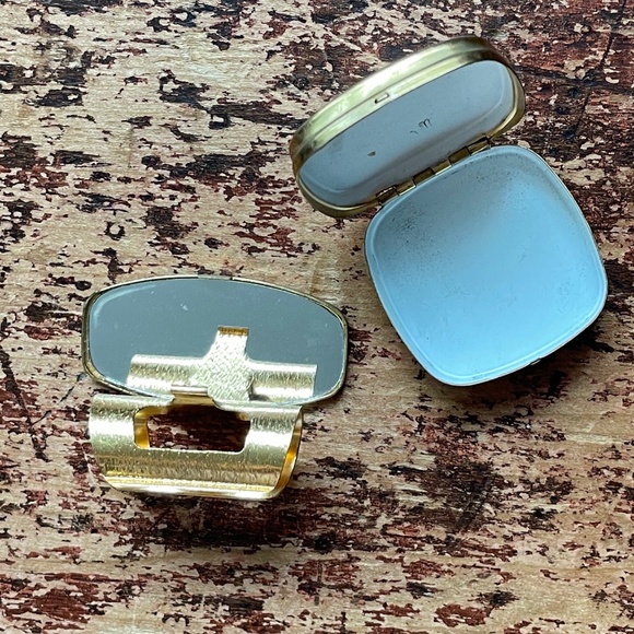 vintage cosmetics accessories - Picture 3 of 4